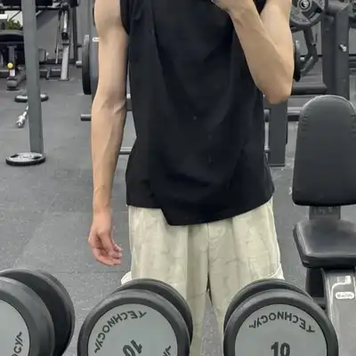 傅巧